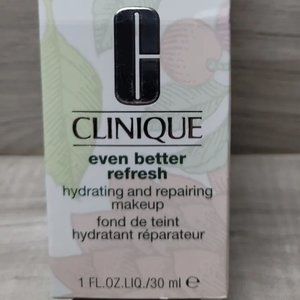 Clinique Even Better Refresh Hydrating and Repairing Makeup CN 62 - BNIB